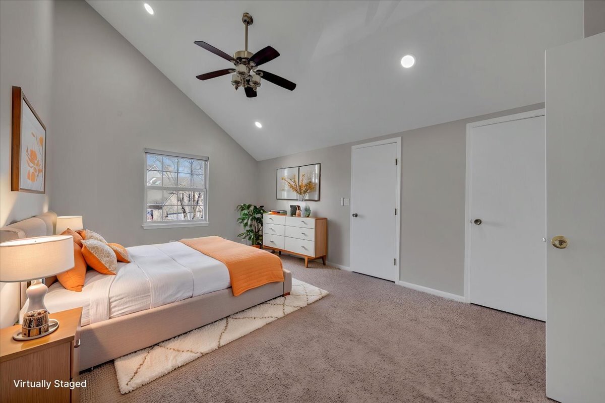 1476 Laurel Oaks Drive, Streamwood, IL 60107