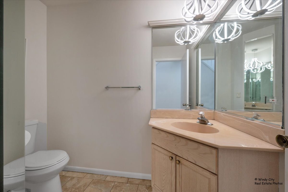 1476 Laurel Oaks Drive, Streamwood, IL 60107