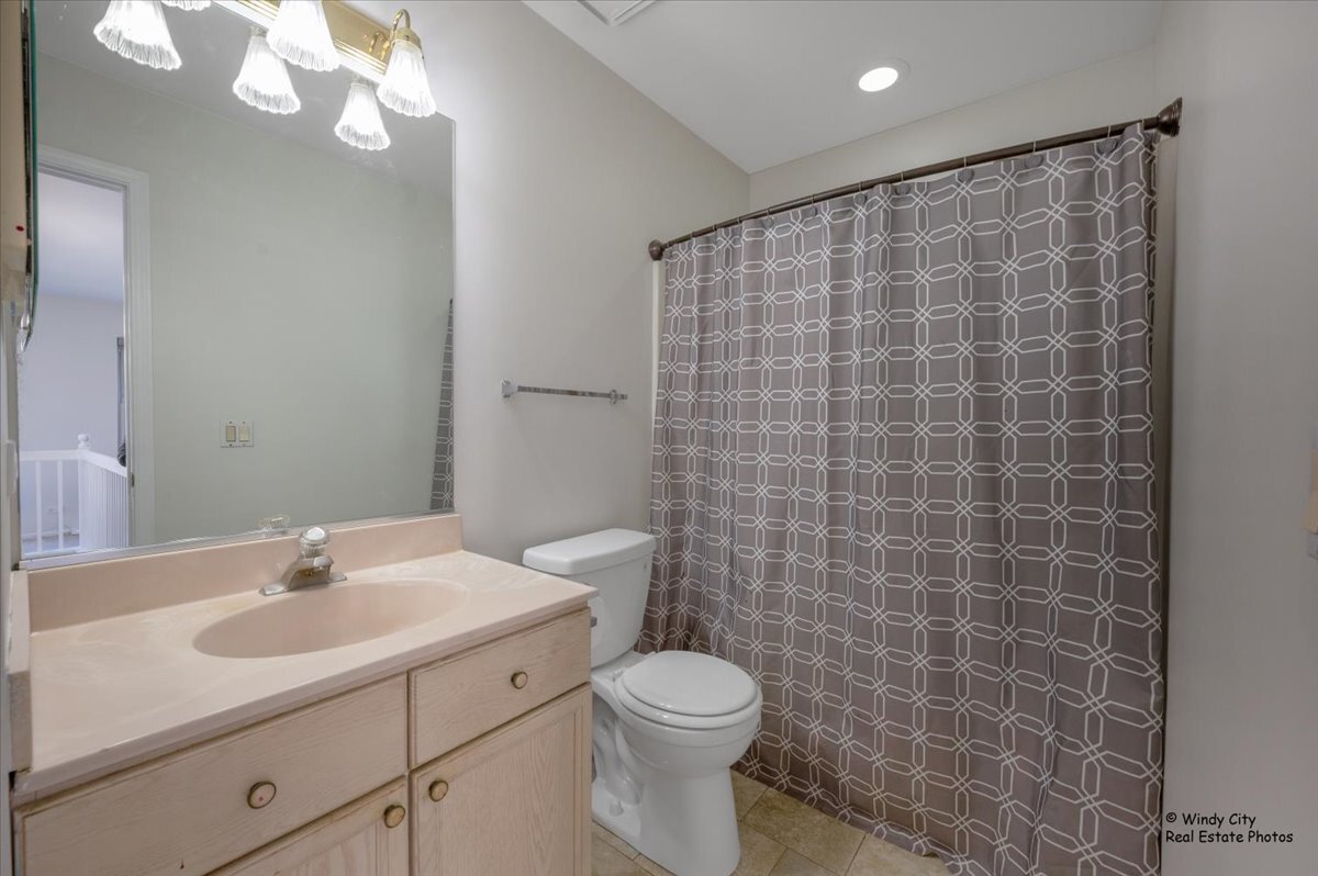 1476 Laurel Oaks Drive, Streamwood, IL 60107