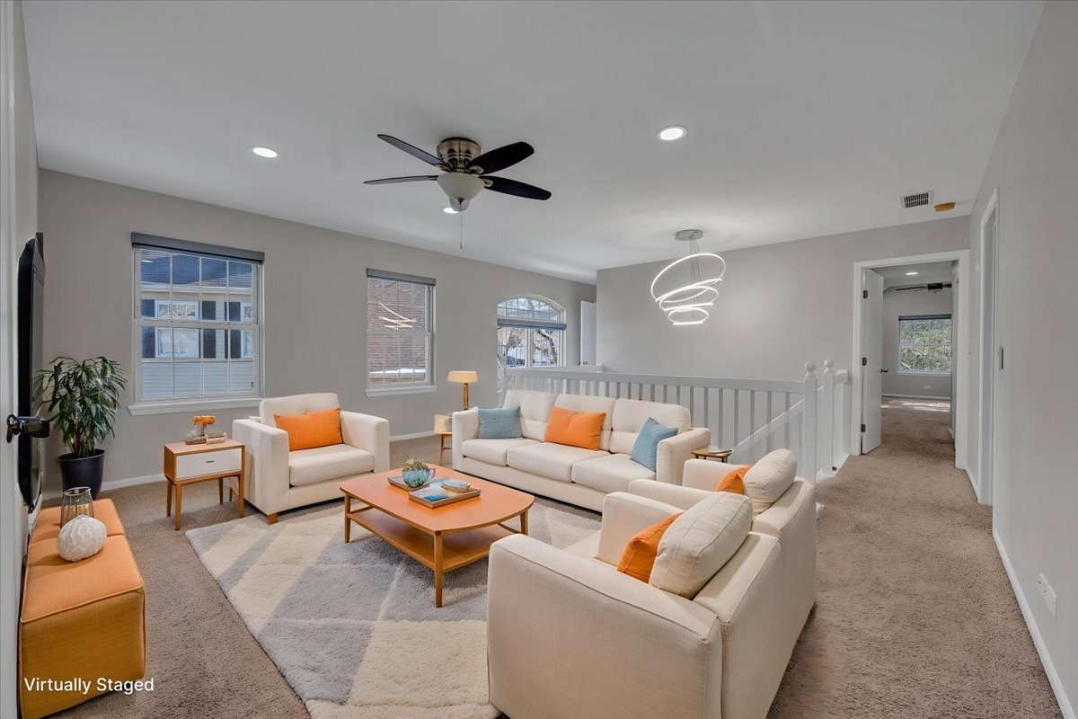 1476 Laurel Oaks Drive, Streamwood, IL 60107