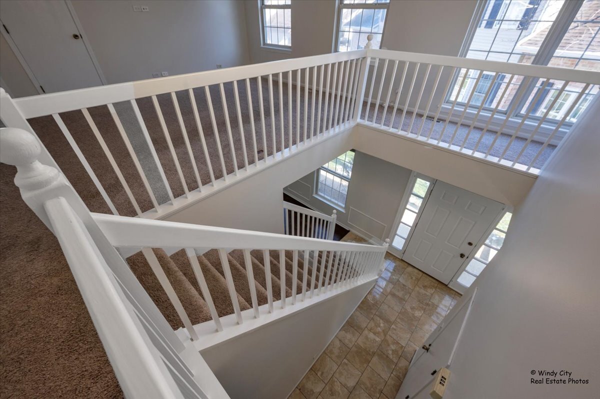 1476 Laurel Oaks Drive, Streamwood, IL 60107