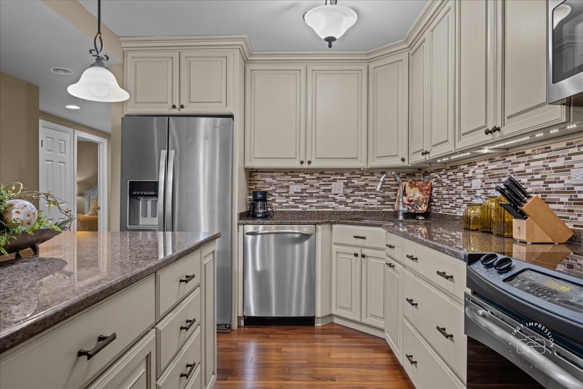 1103 N Mill Street #111, Naperville, IL 60563