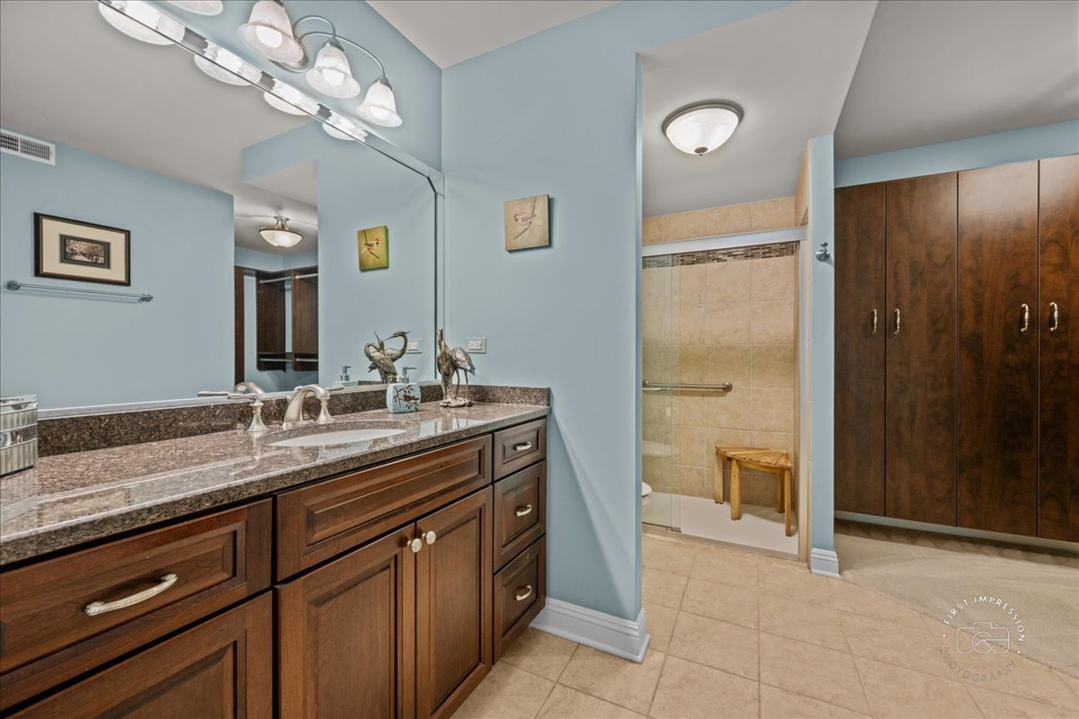 1103 N Mill Street #111, Naperville, IL 60563