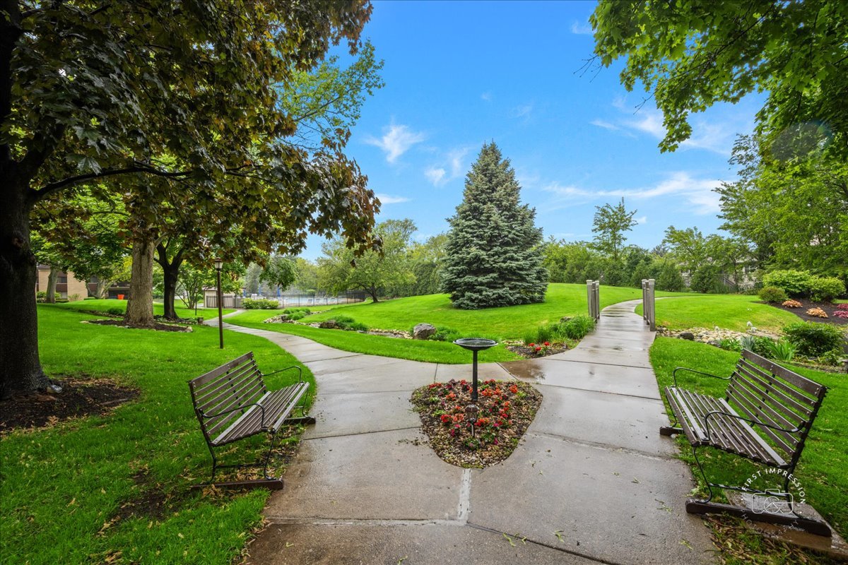 1103 N Mill Street #111, Naperville, IL 60563