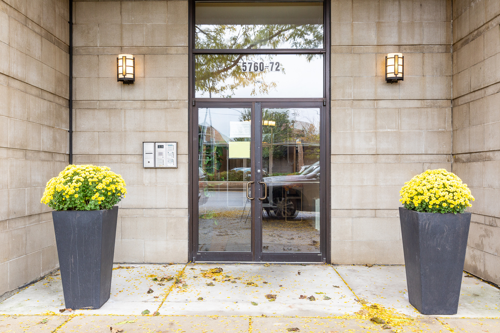 5766 N LINCOLN Avenue #205, Chicago, IL 60659