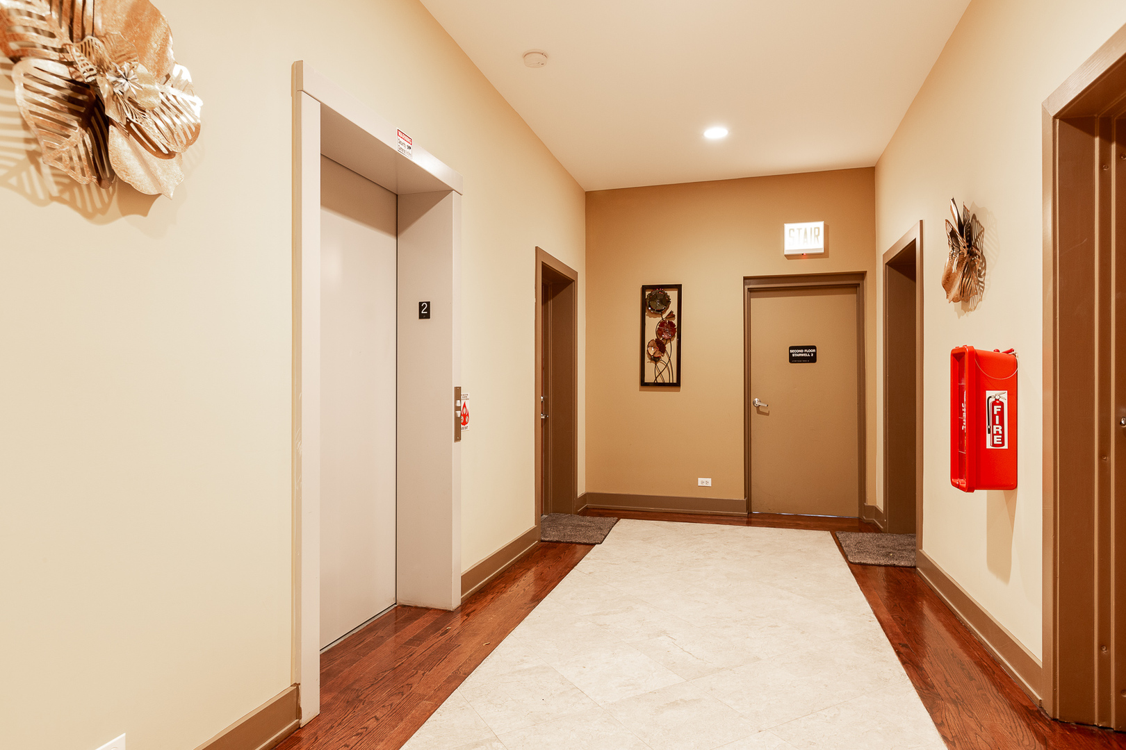 5766 N LINCOLN Avenue #205, Chicago, IL 60659