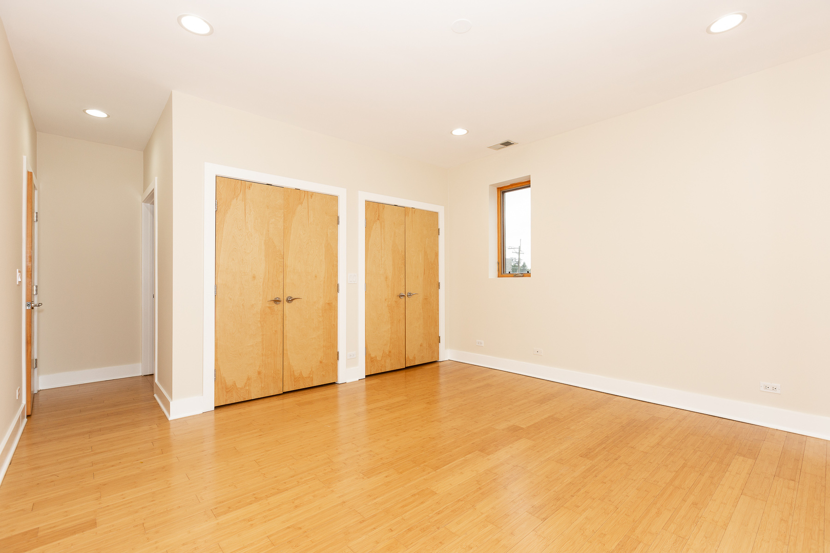 5766 N LINCOLN Avenue #205, Chicago, IL 60659