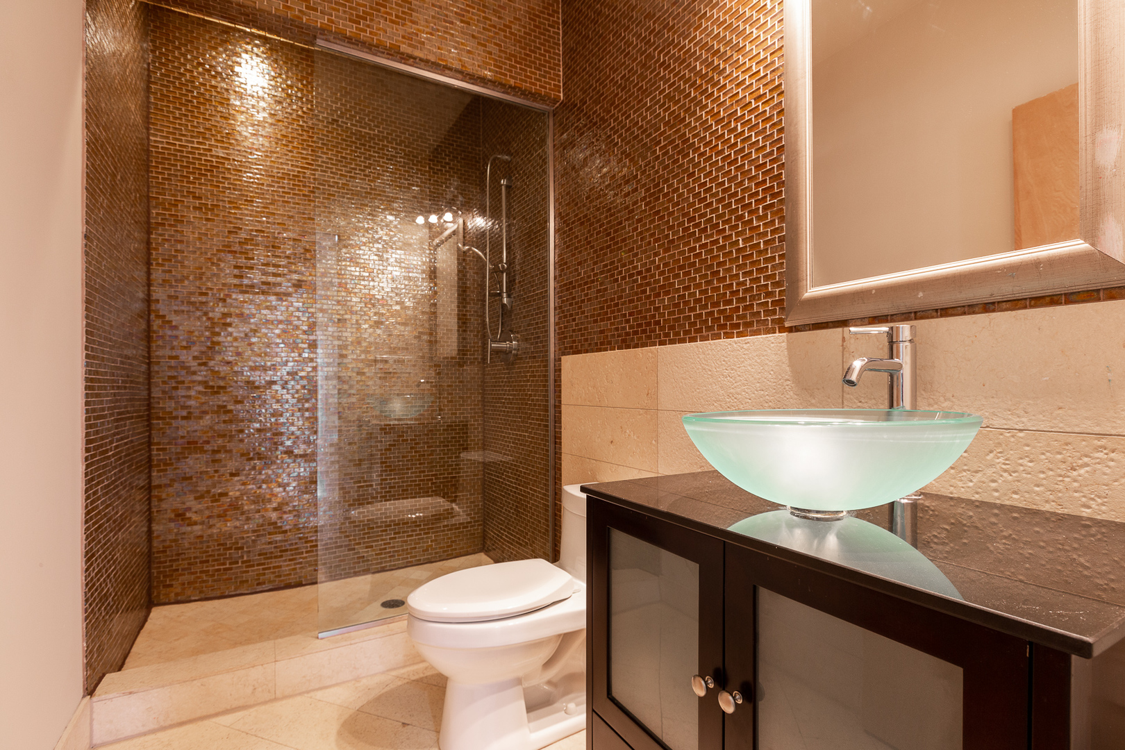 5766 N LINCOLN Avenue #205, Chicago, IL 60659