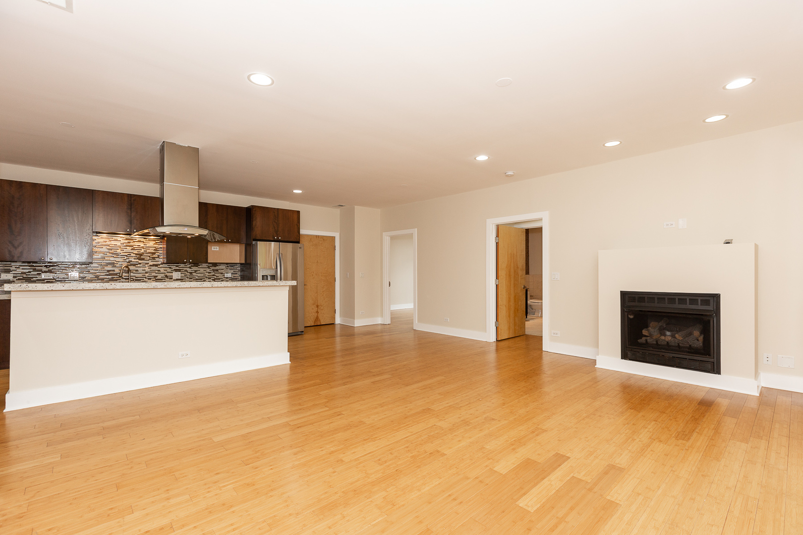 5766 N LINCOLN Avenue #205, Chicago, IL 60659