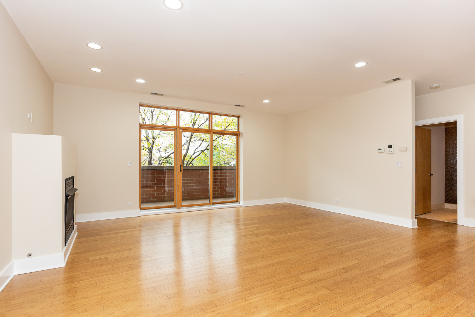 5766 N LINCOLN Avenue #205, Chicago, IL 60659