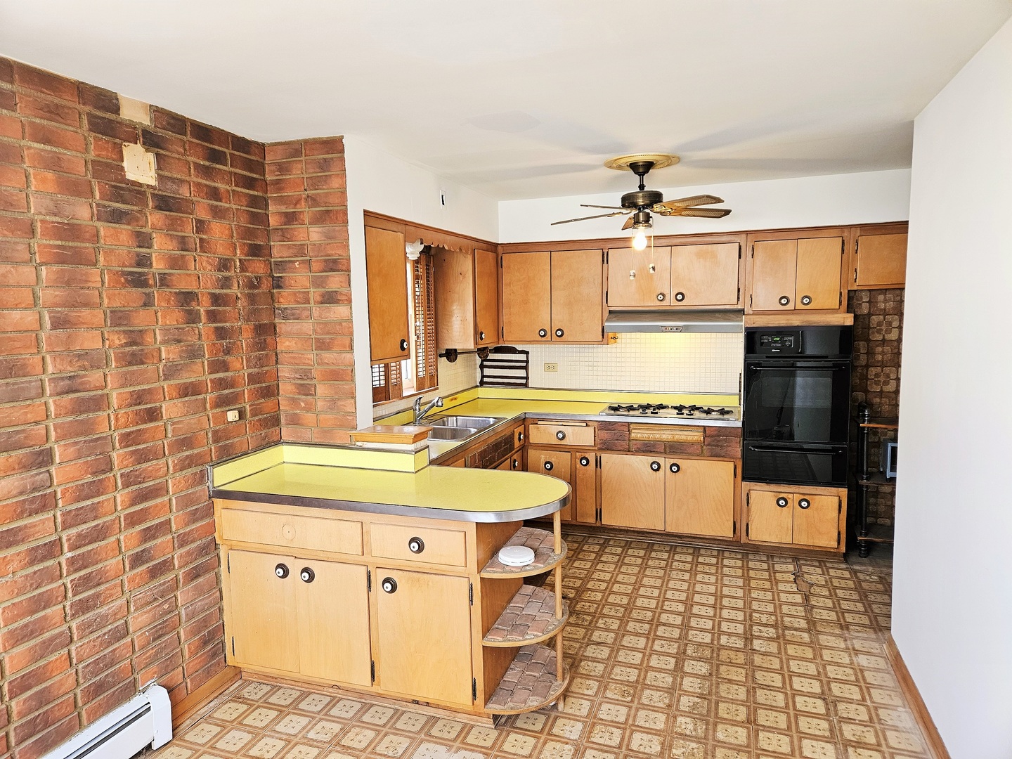 6940 N Ottawa Avenue, Chicago, IL 60631