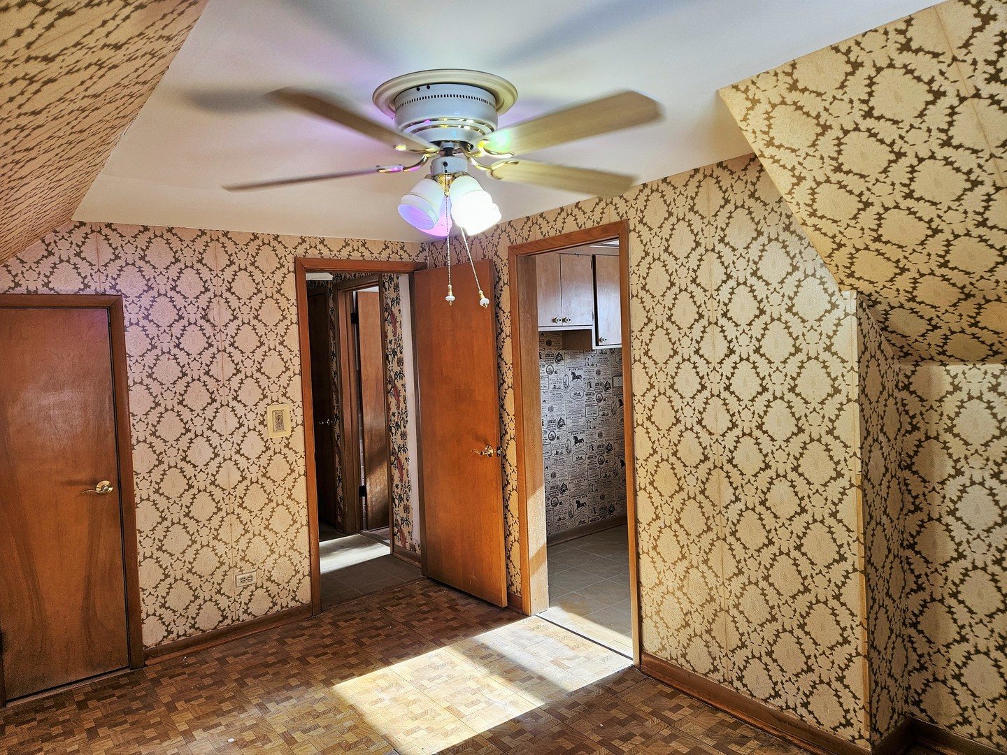 6940 N Ottawa Avenue, Chicago, IL 60631