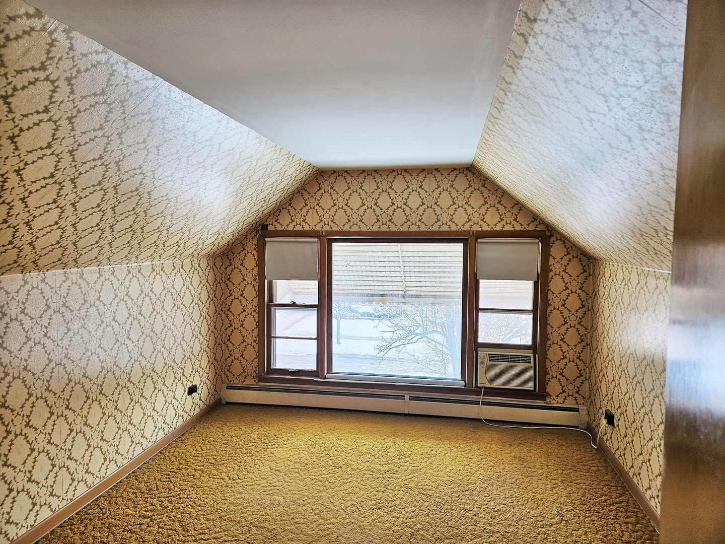 6940 N Ottawa Avenue, Chicago, IL 60631