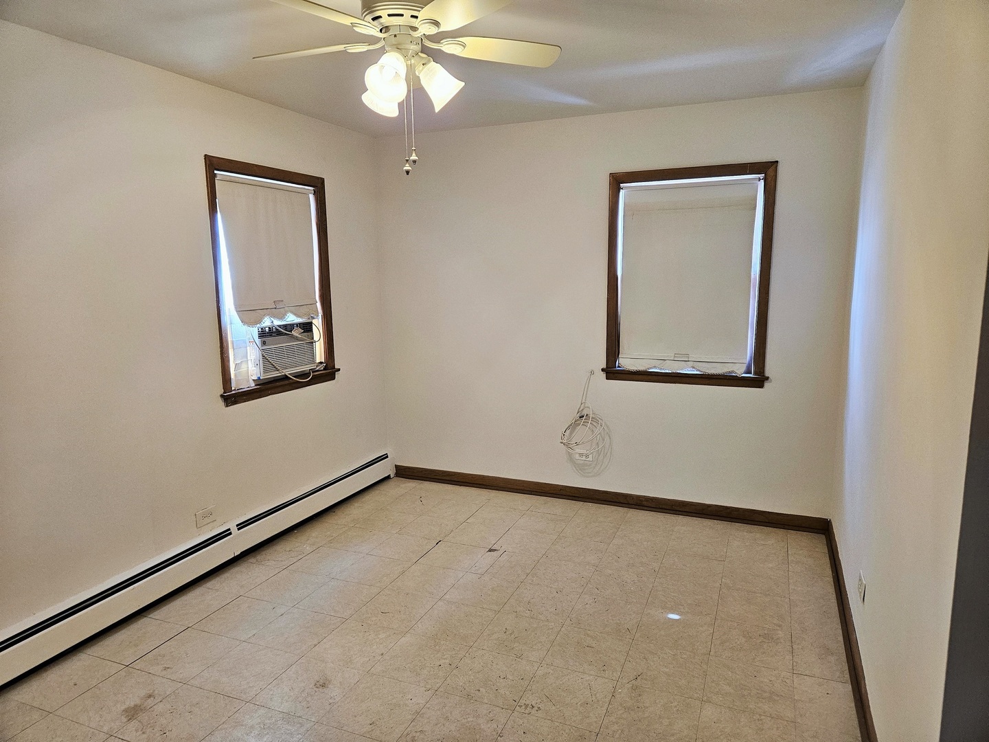 6940 N Ottawa Avenue, Chicago, IL 60631