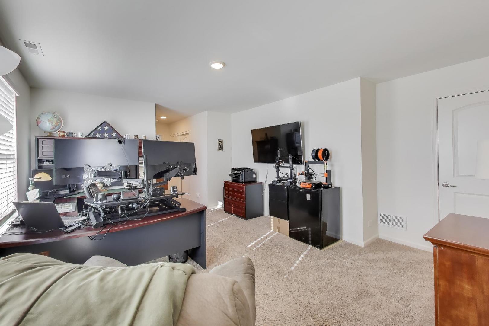 2355 Cannon Drive, Pingree Grove, IL 60140