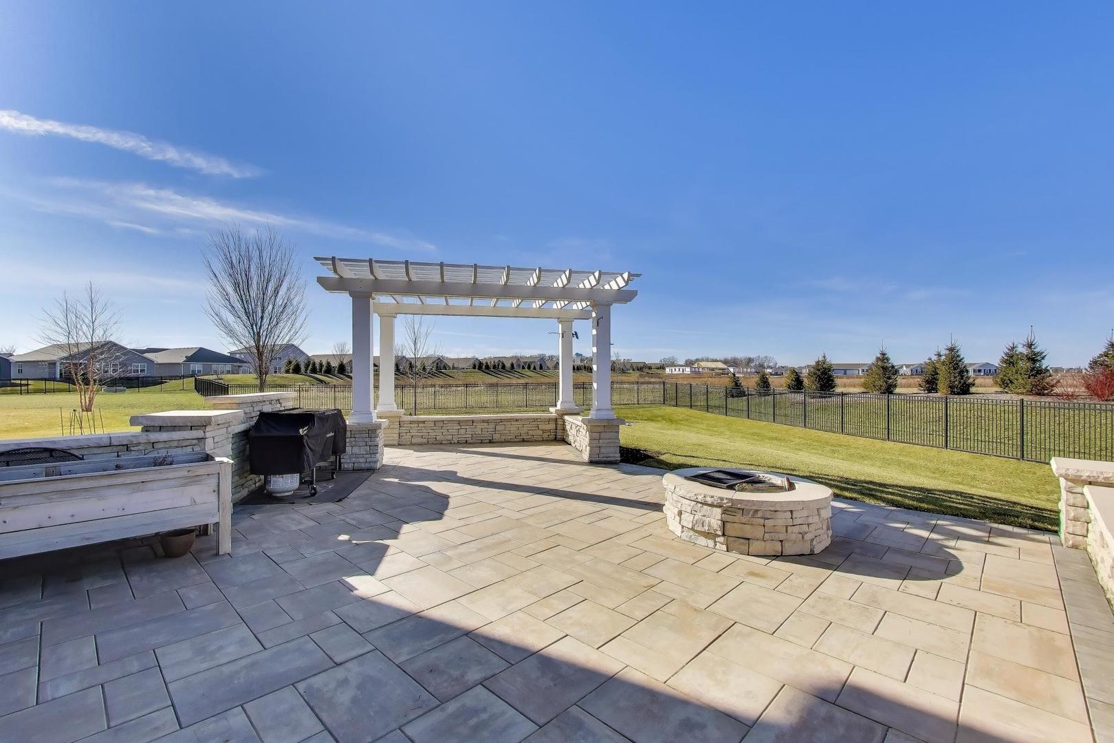 2355 Cannon Drive, Pingree Grove, IL 60140