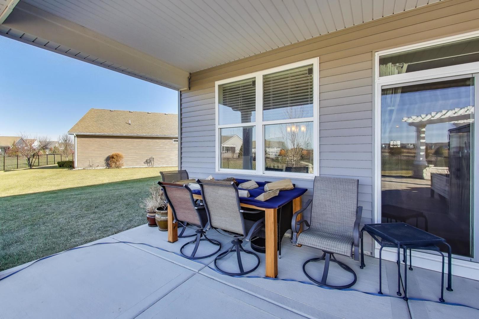 2355 Cannon Drive, Pingree Grove, IL 60140