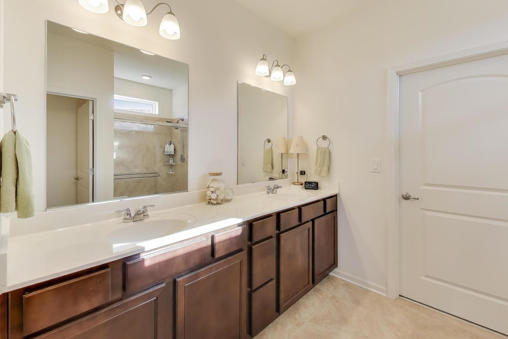 2355 Cannon Drive, Pingree Grove, IL 60140