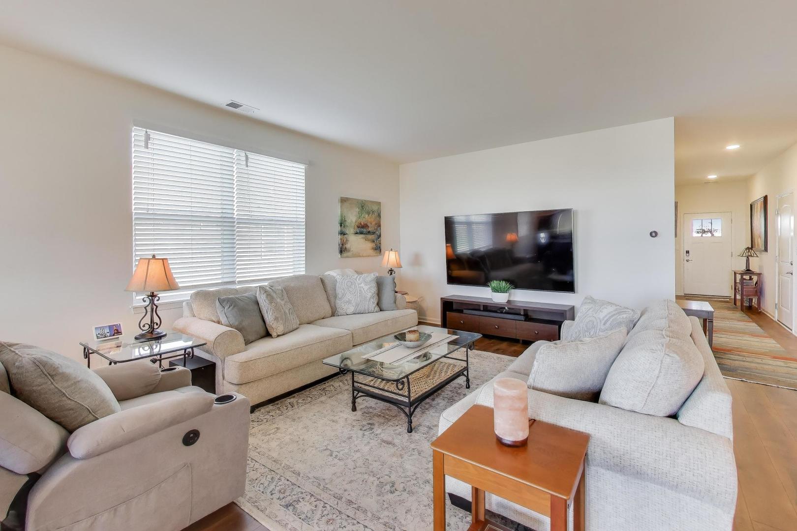 2355 Cannon Drive, Pingree Grove, IL 60140