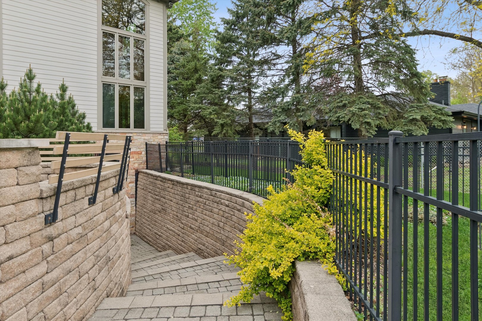 805 N Arlington Heights Road, Itasca, IL 60143