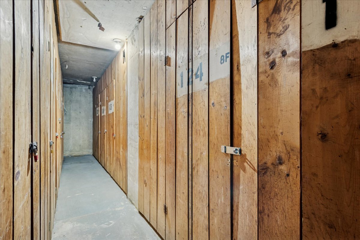 40 N Tower Road #8F, Oak Brook, IL 60523