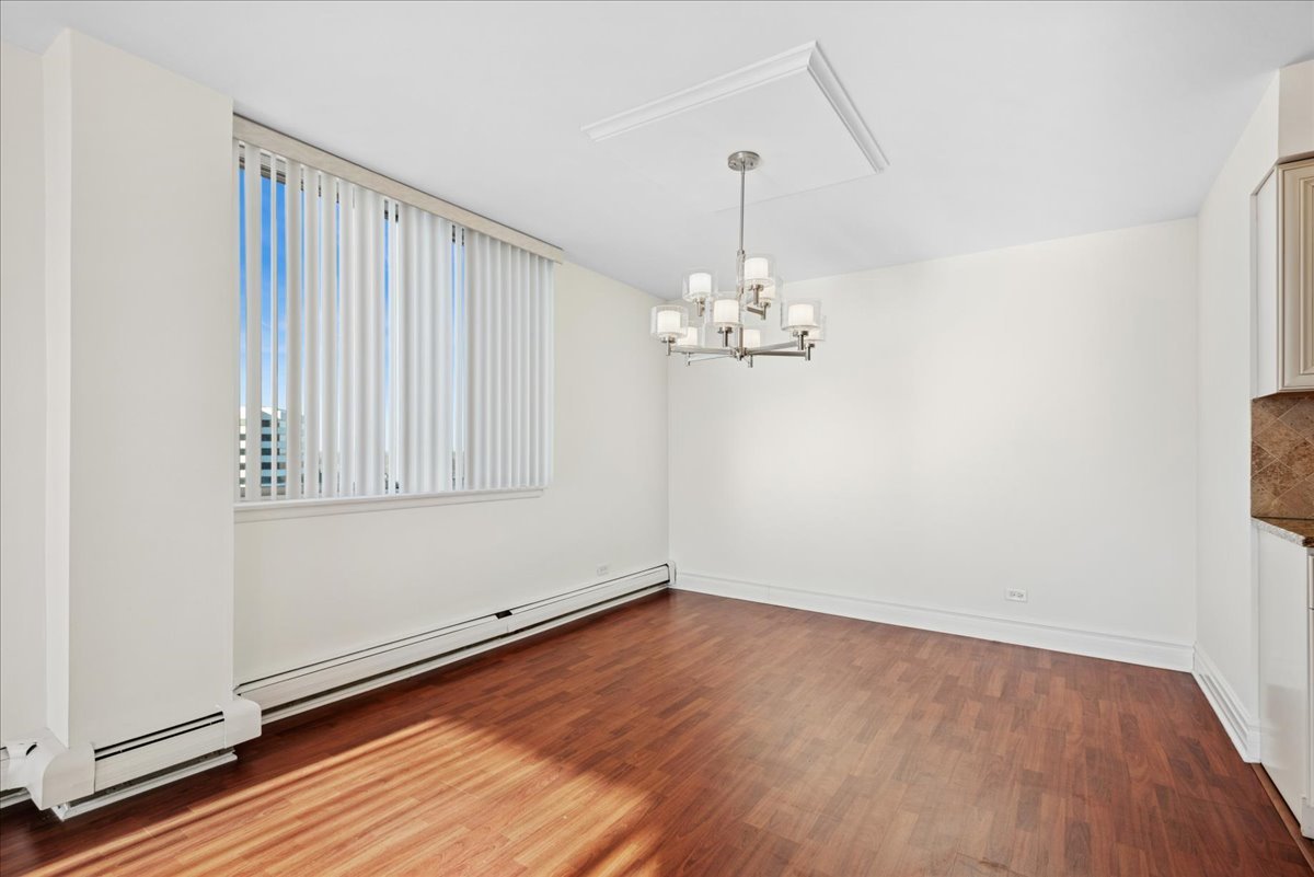 40 N Tower Road #8F, Oak Brook, IL 60523