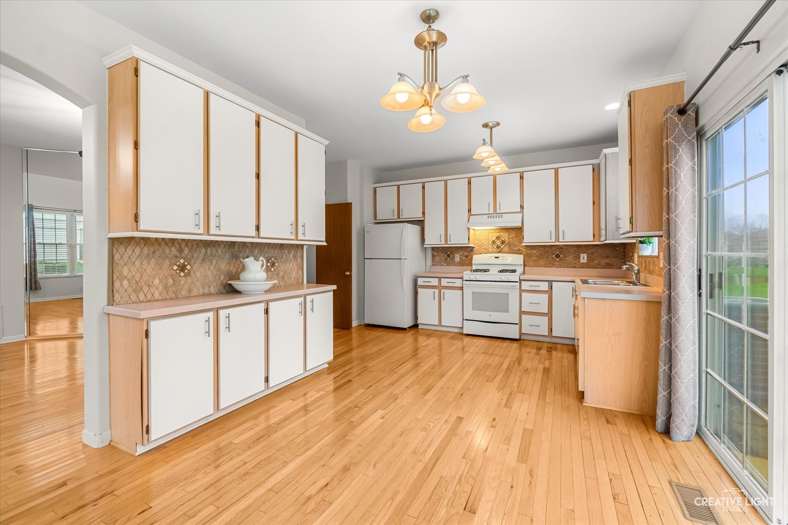 209 Grays Drive, Oswego, IL 60543