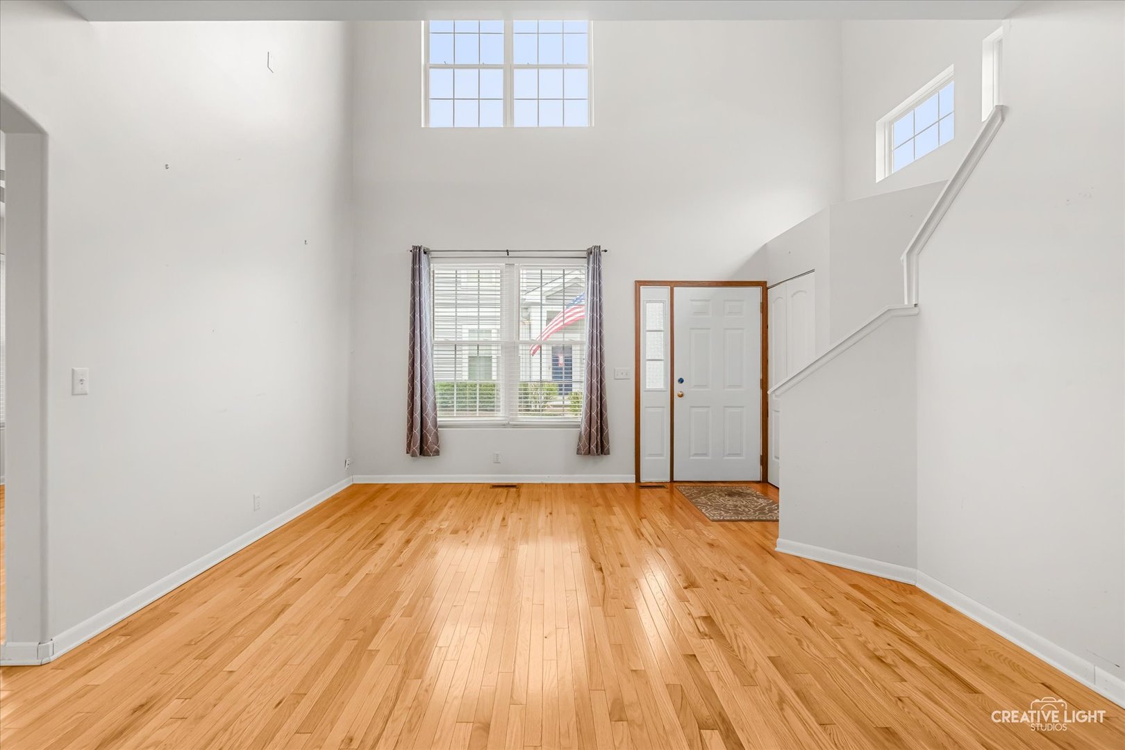 209 Grays Drive, Oswego, IL 60543