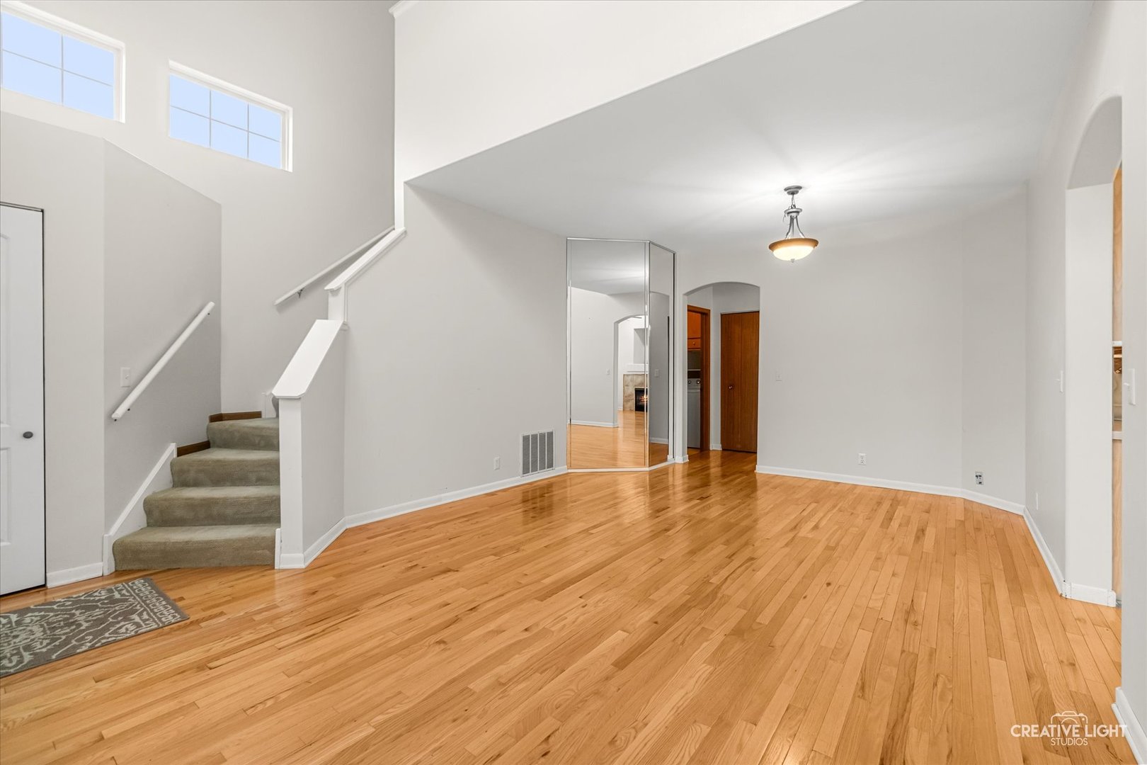 209 Grays Drive, Oswego, IL 60543