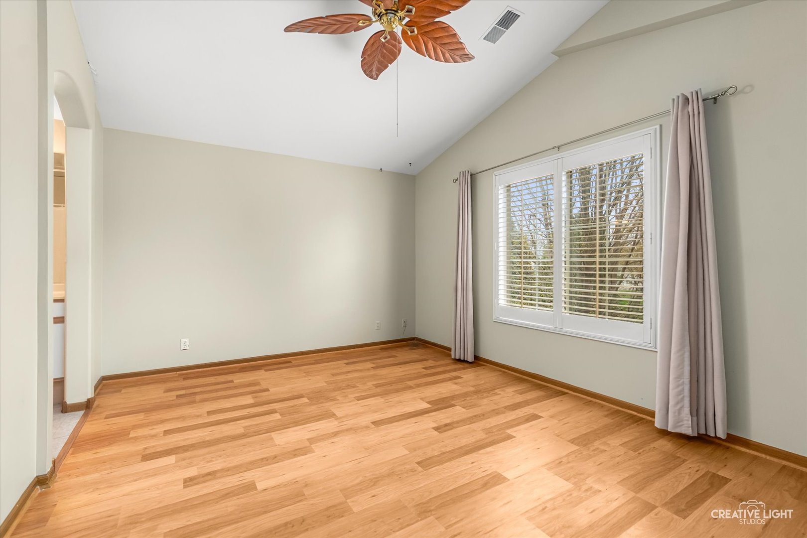 209 Grays Drive, Oswego, IL 60543