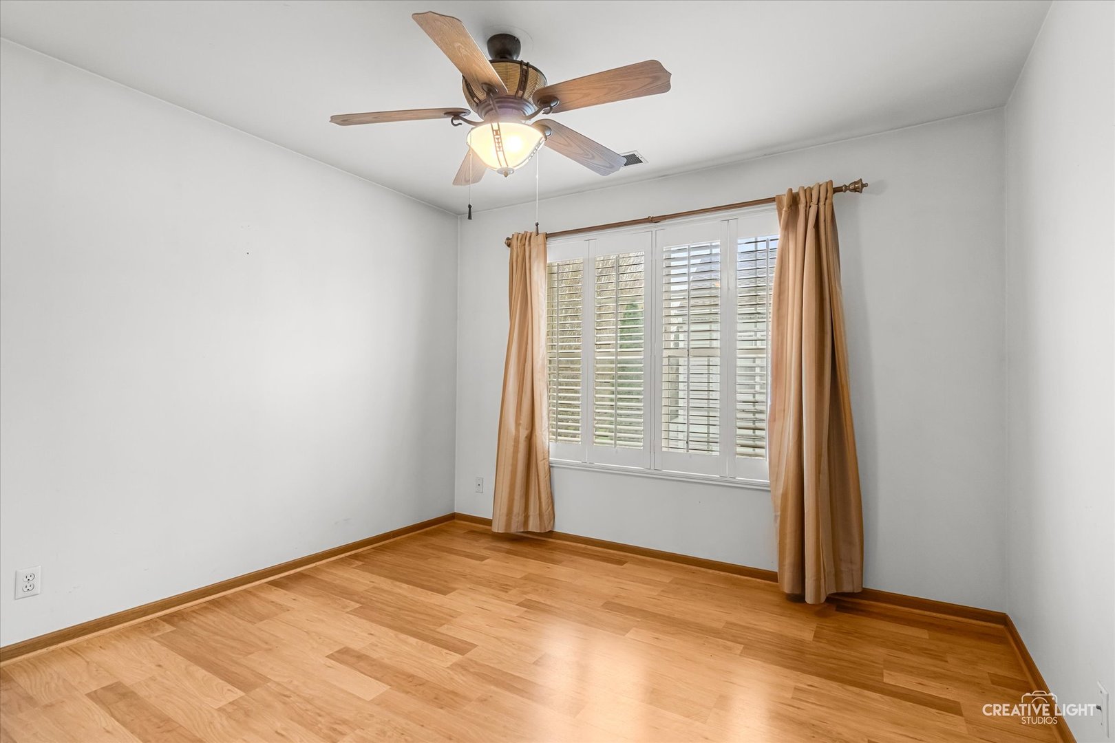 209 Grays Drive, Oswego, IL 60543