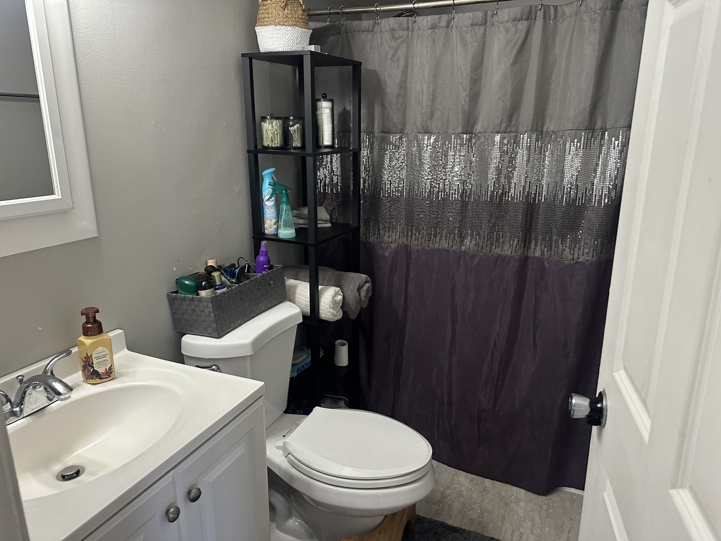 115 E Division Street, Villa Park, IL 60181