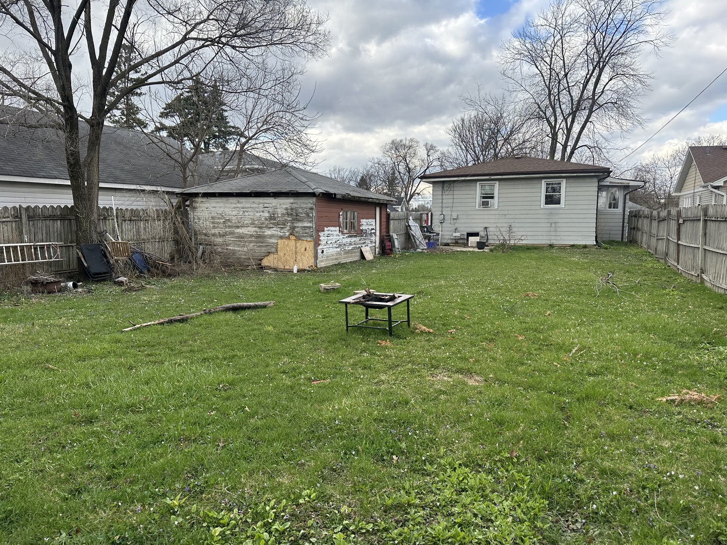 115 E Division Street, Villa Park, IL 60181