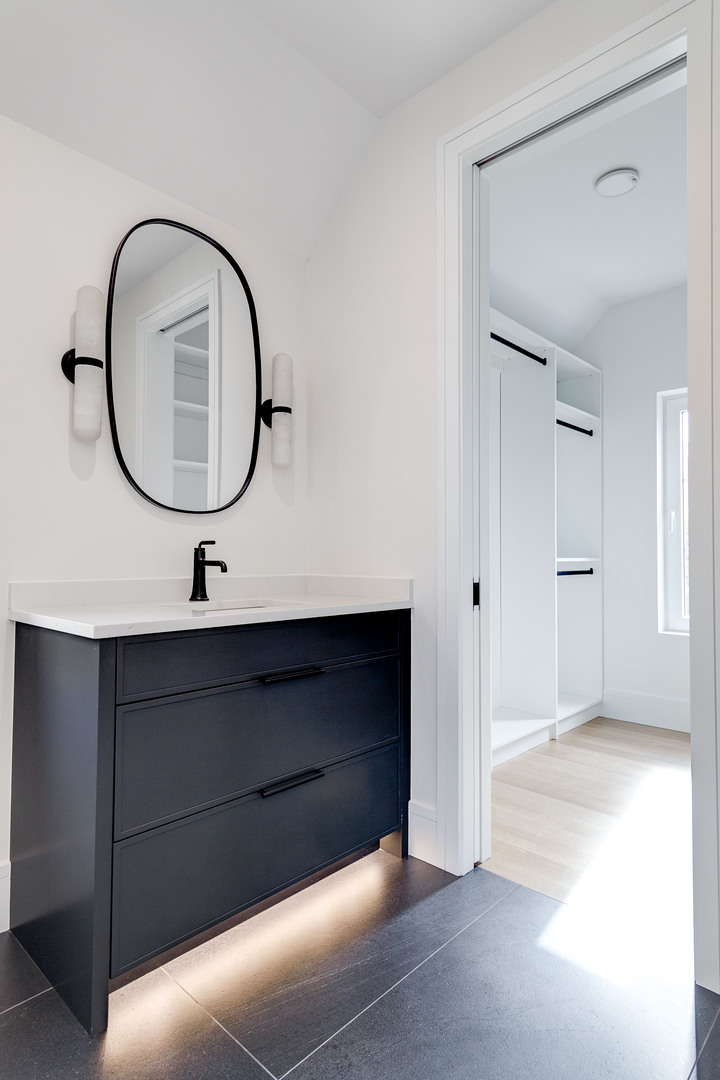 531 Kensington Court, Hinsdale, IL 60521