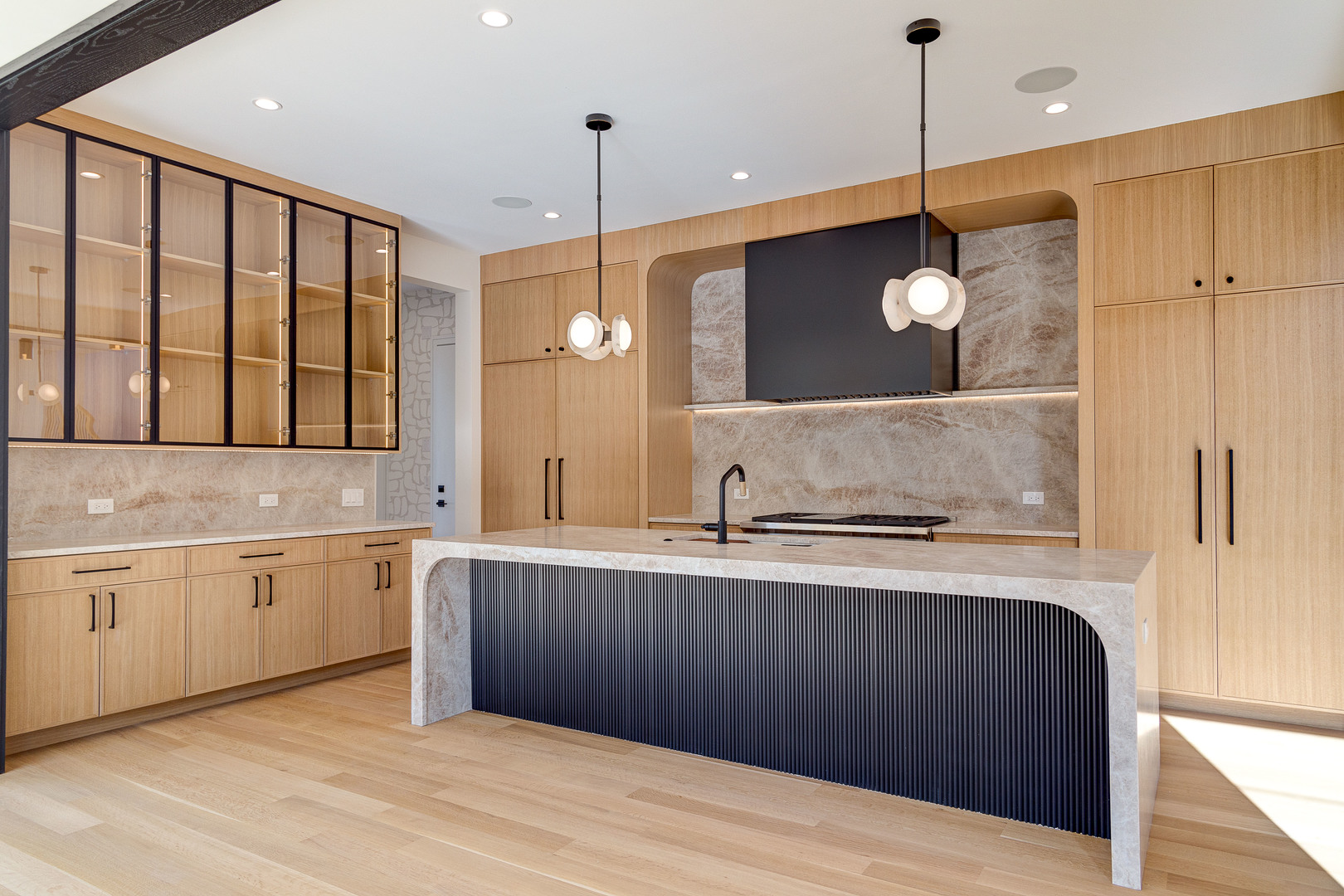 531 Kensington Court, Hinsdale, IL 60521