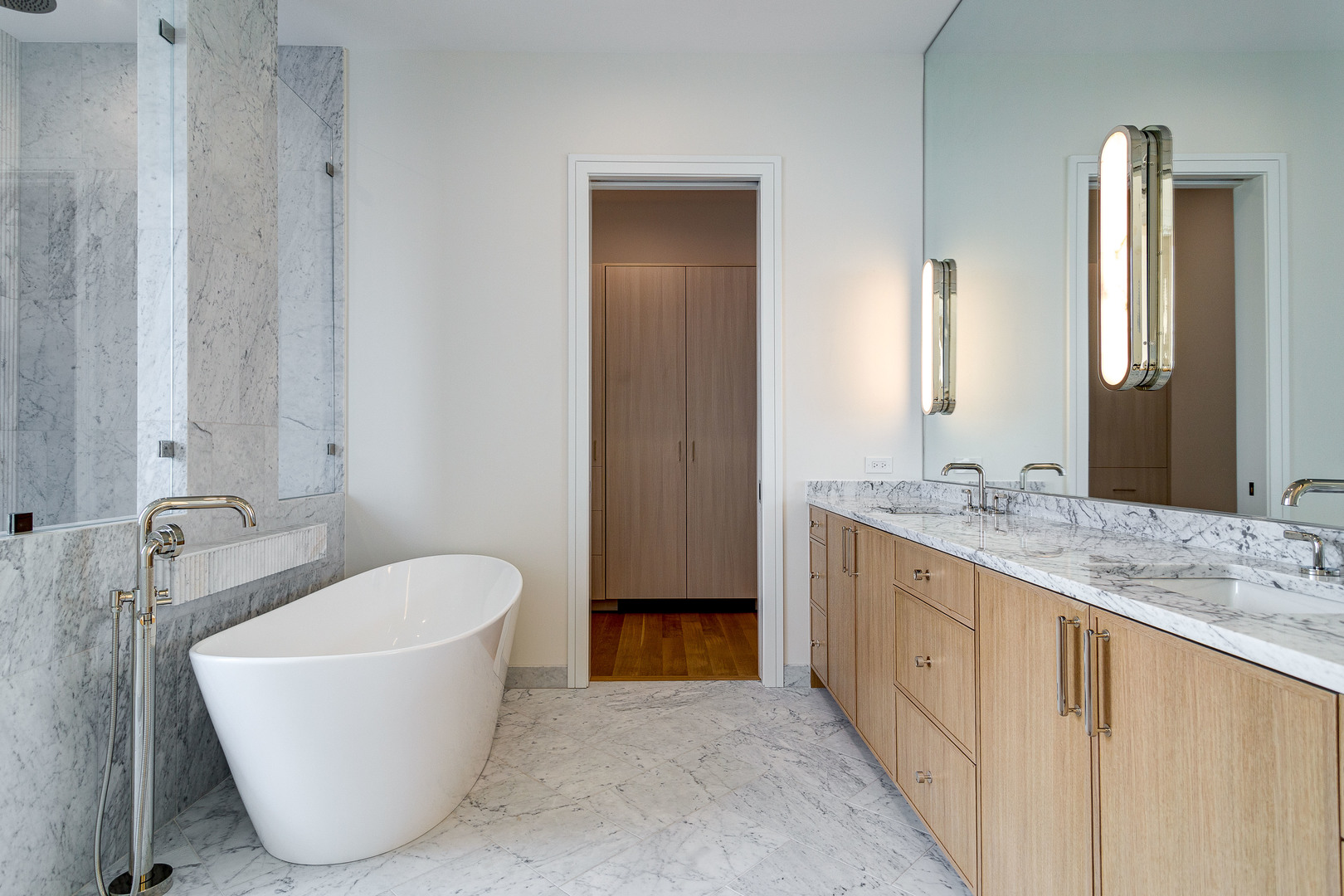 531 Kensington Court, Hinsdale, IL 60521