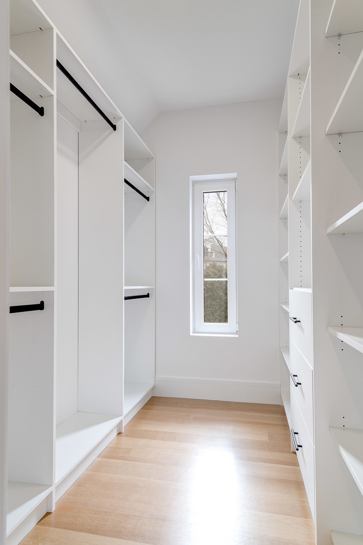 531 Kensington Court, Hinsdale, IL 60521