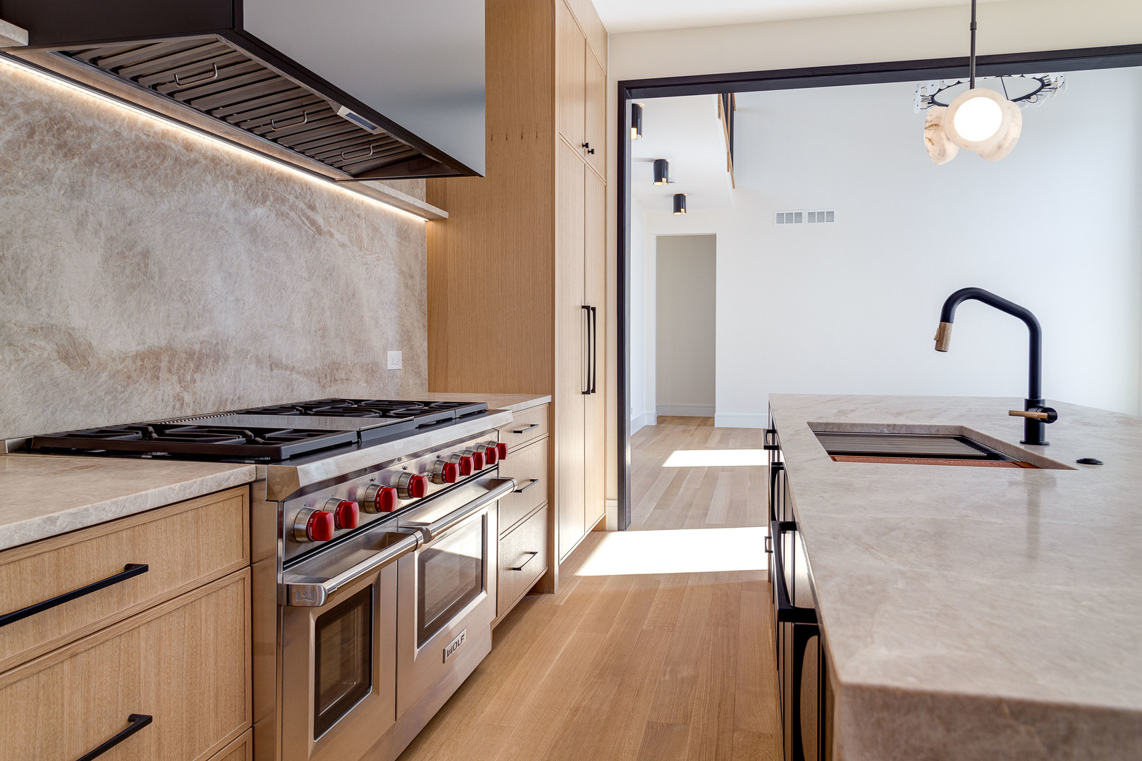 531 Kensington Court, Hinsdale, IL 60521