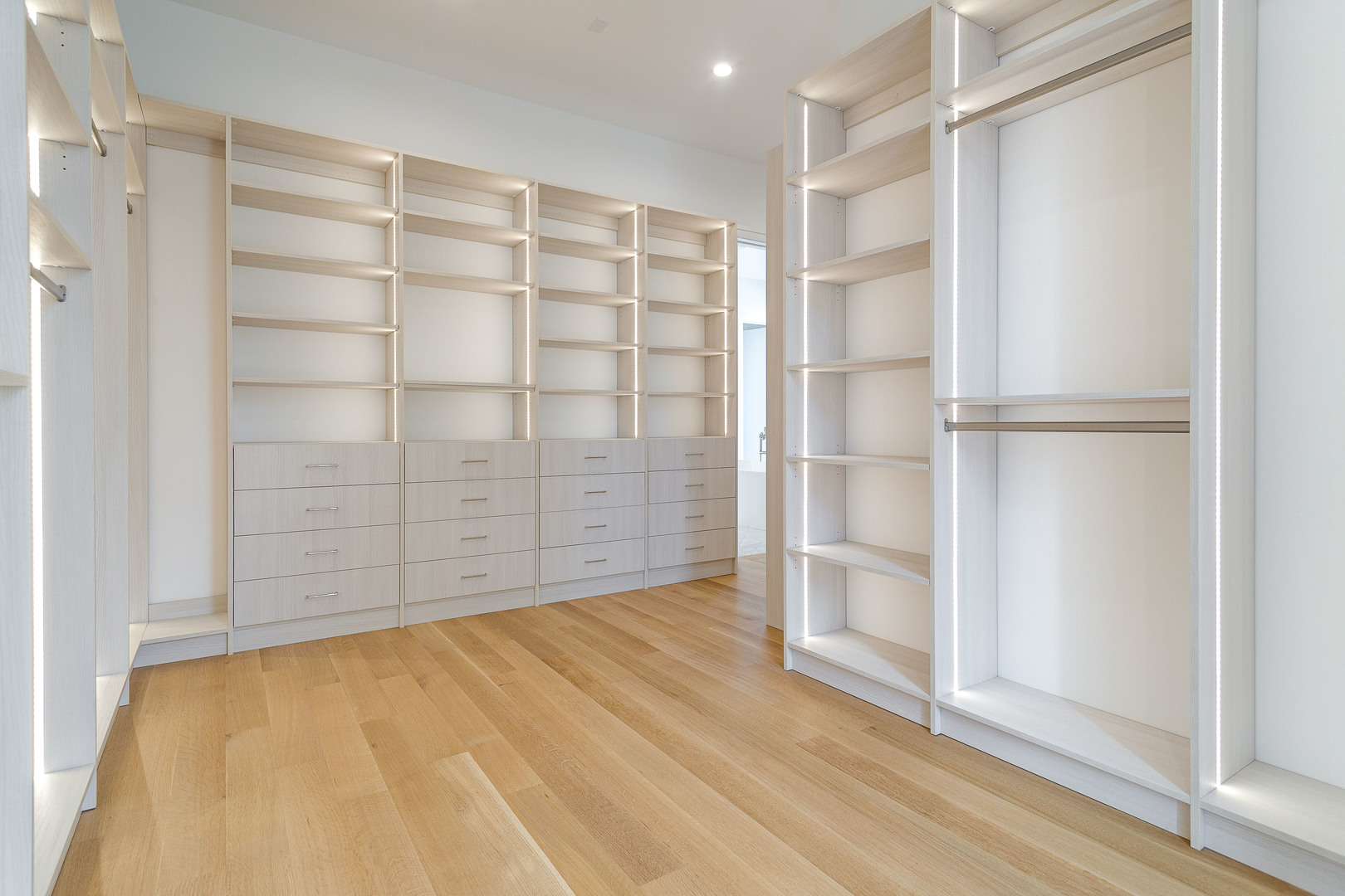 531 Kensington Court, Hinsdale, IL 60521