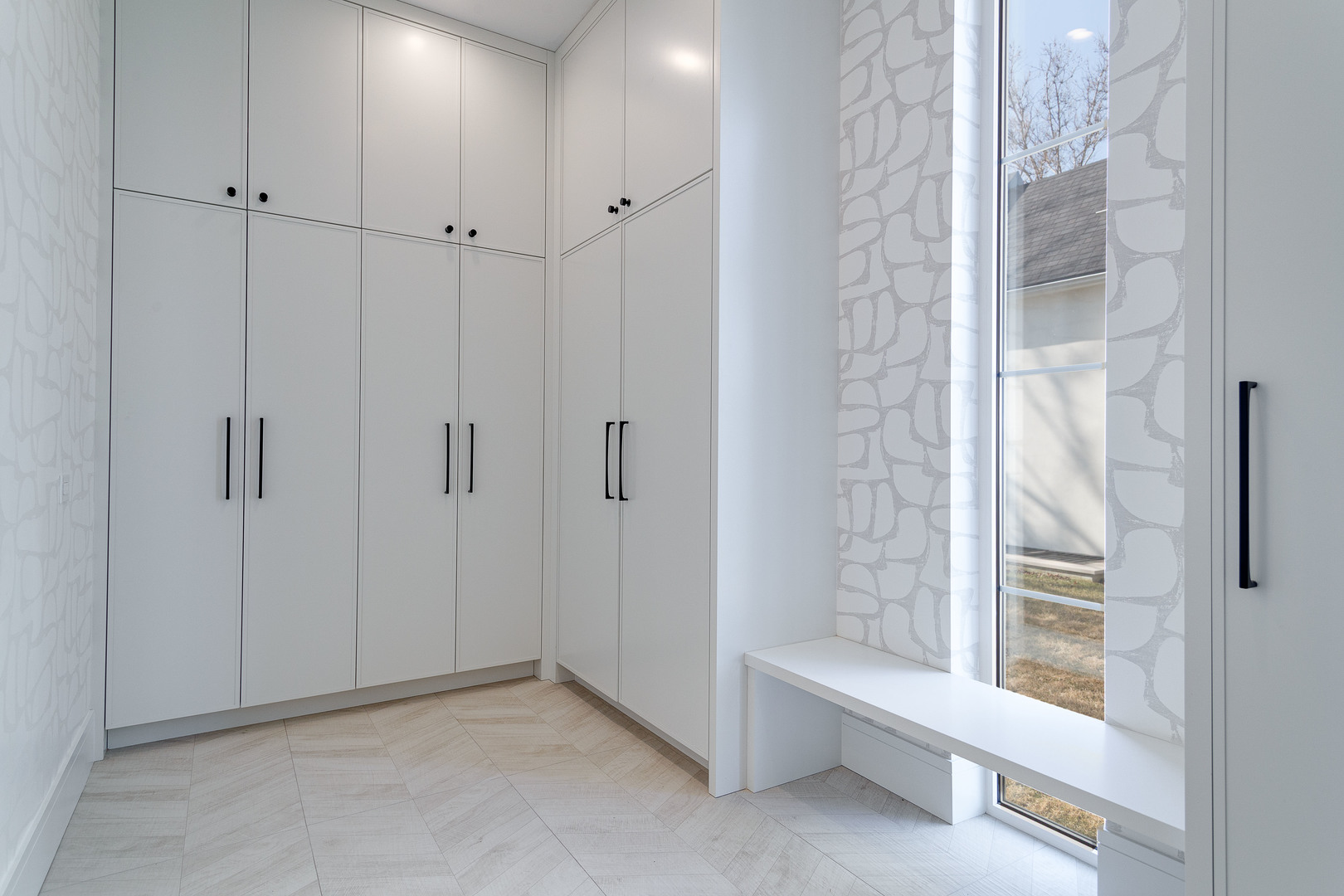 531 Kensington Court, Hinsdale, IL 60521