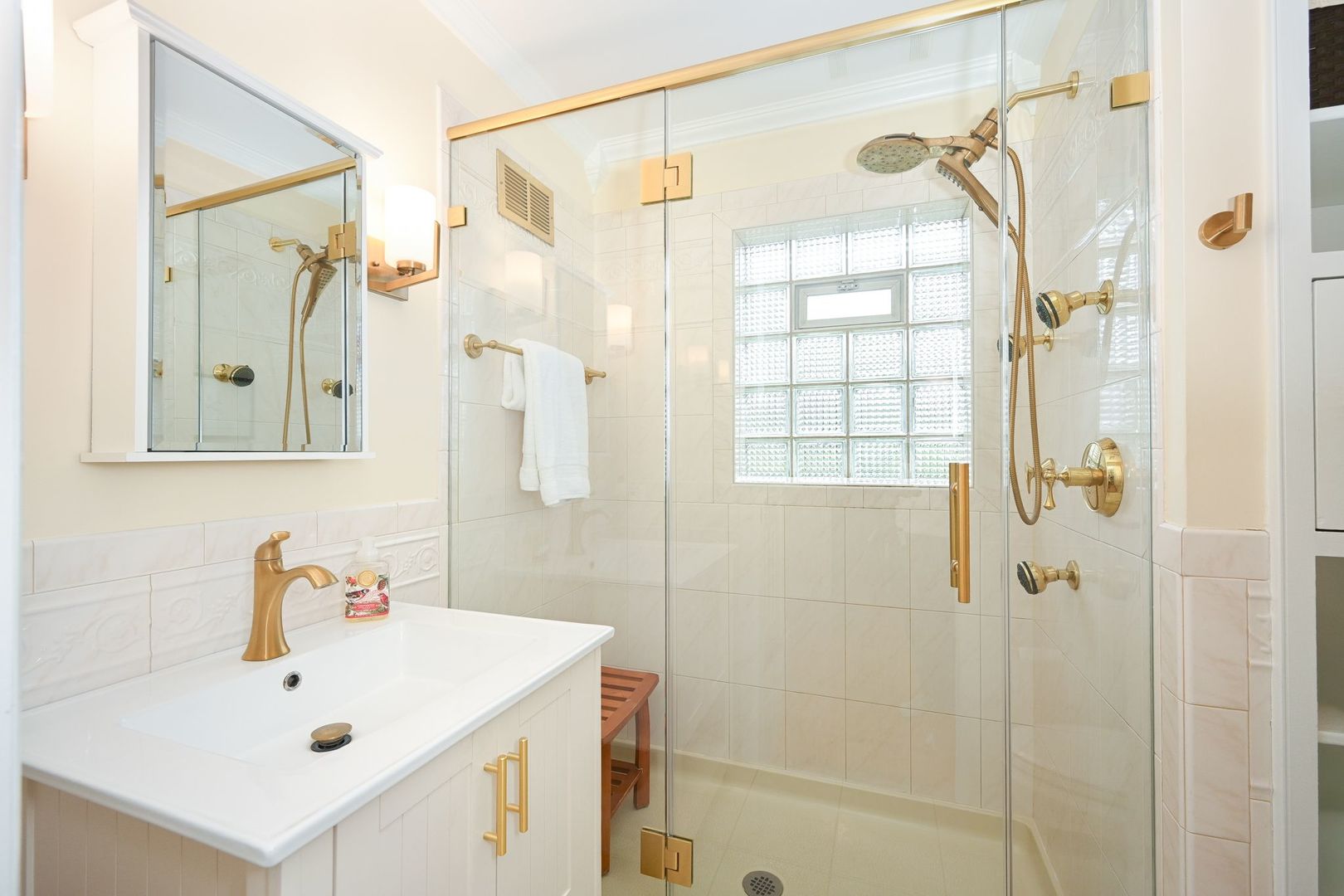 754 N Kenilworth Avenue, Glen Ellyn, IL 60137