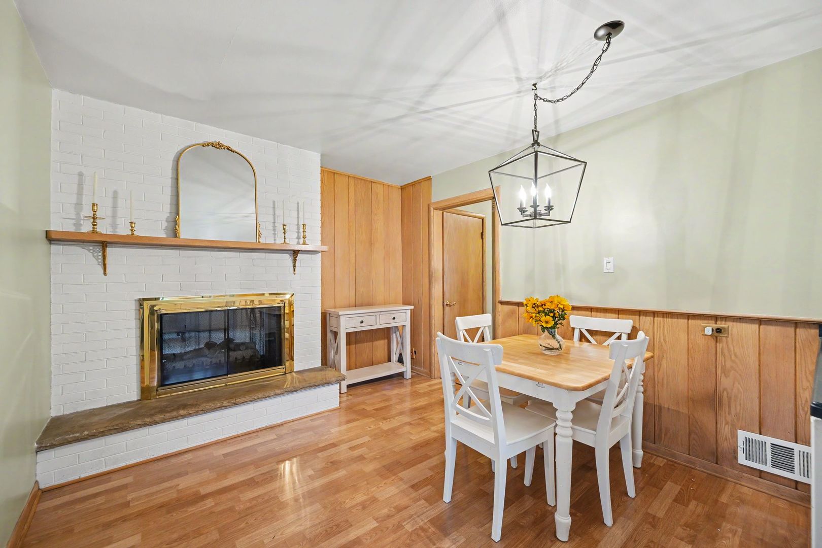 754 N Kenilworth Avenue, Glen Ellyn, IL 60137