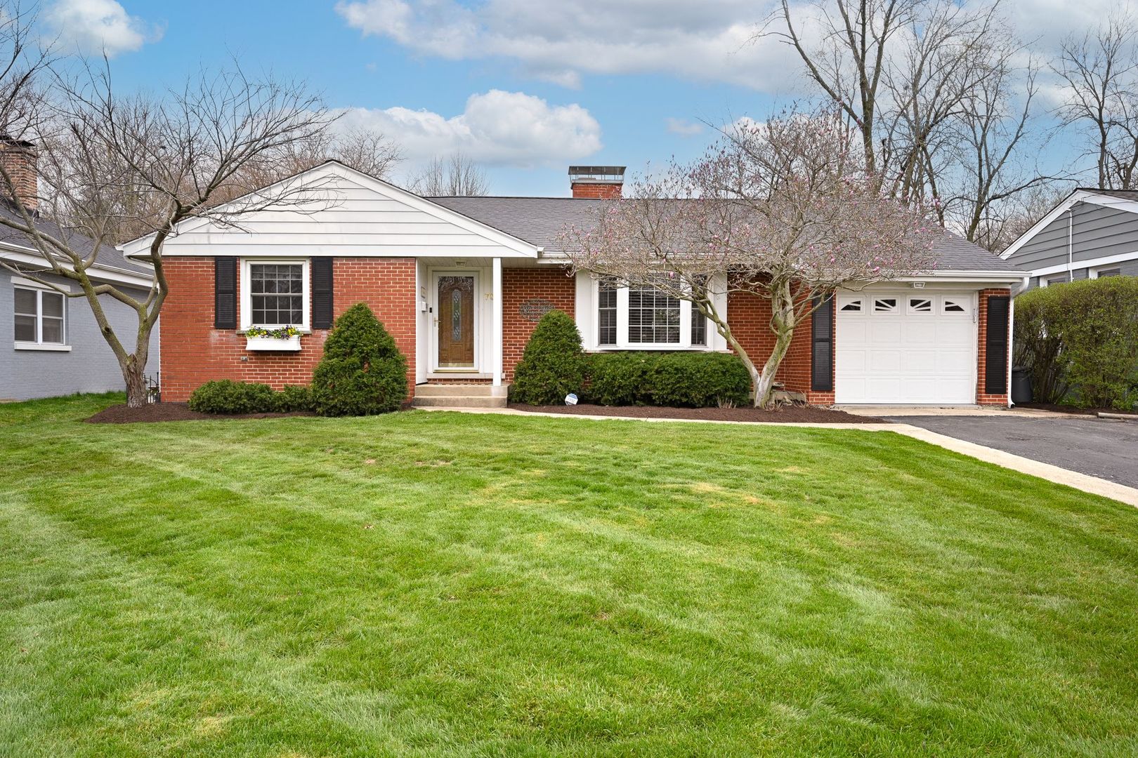 754 N Kenilworth Avenue, Glen Ellyn, IL 60137