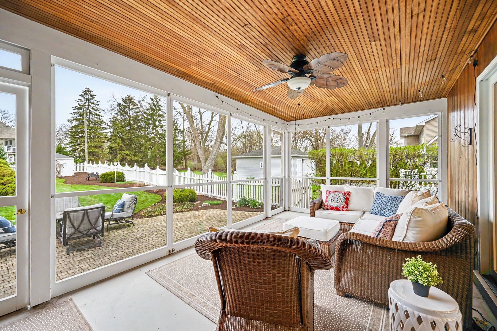 754 N Kenilworth Avenue, Glen Ellyn, IL 60137