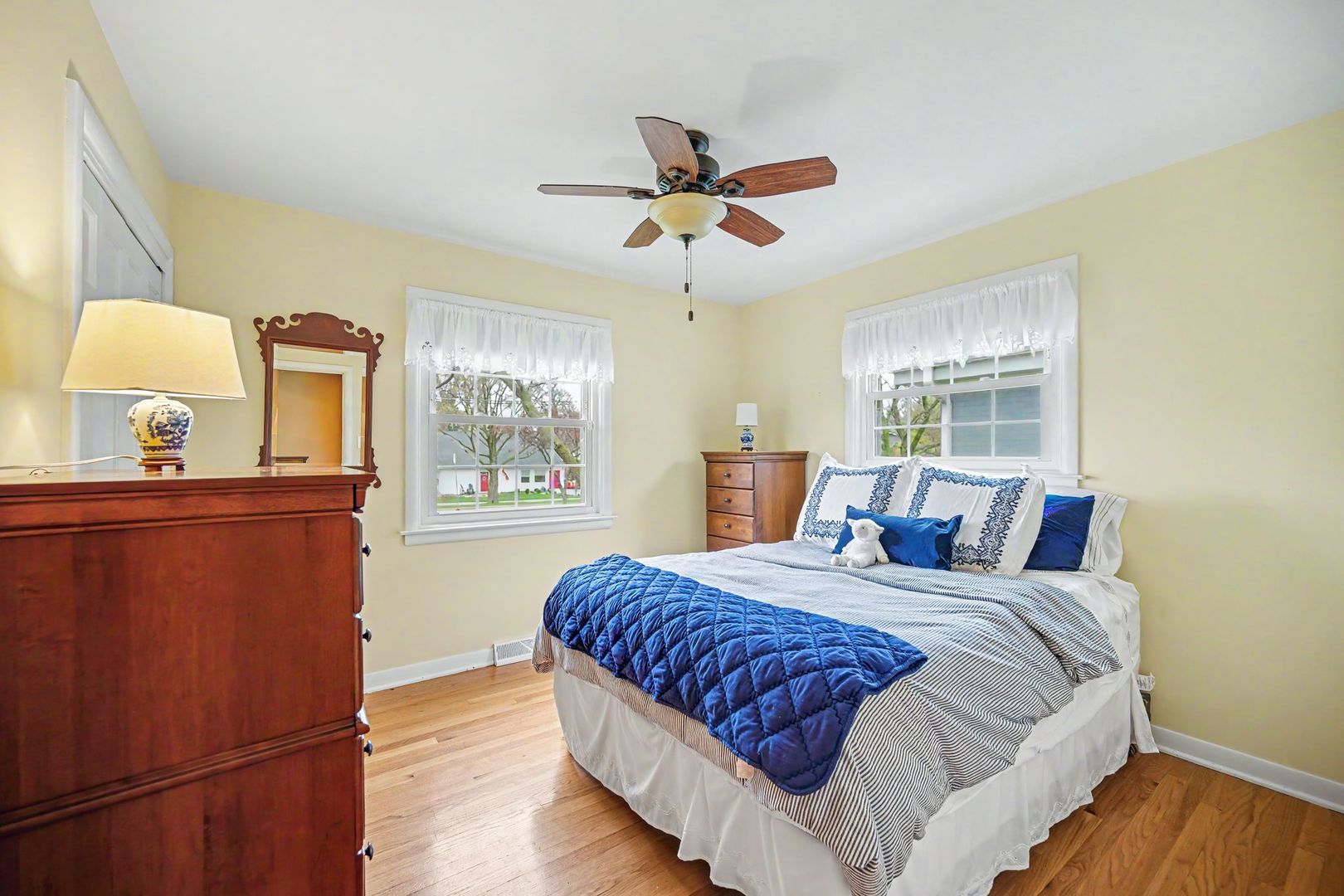 754 N Kenilworth Avenue, Glen Ellyn, IL 60137