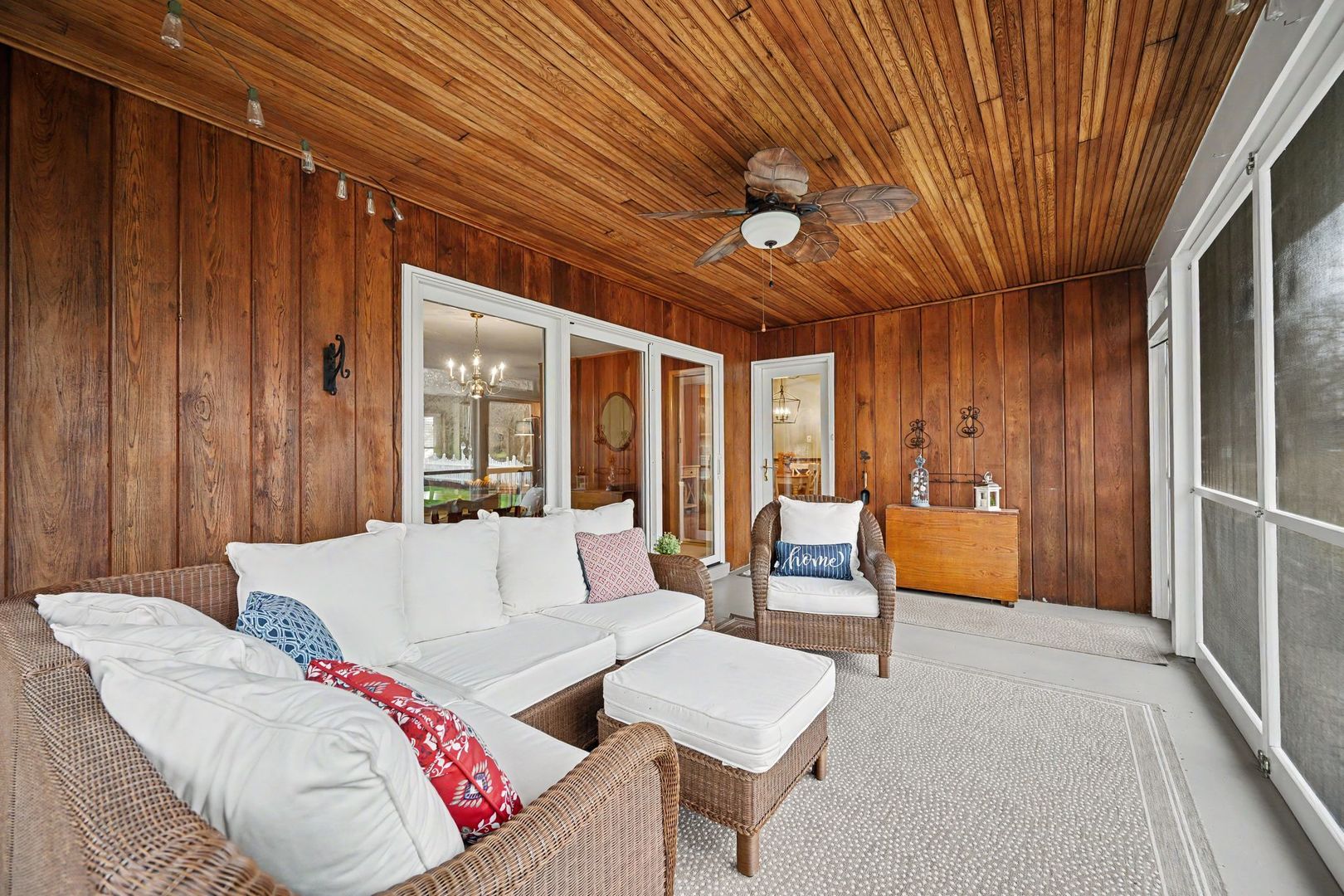 754 N Kenilworth Avenue, Glen Ellyn, IL 60137