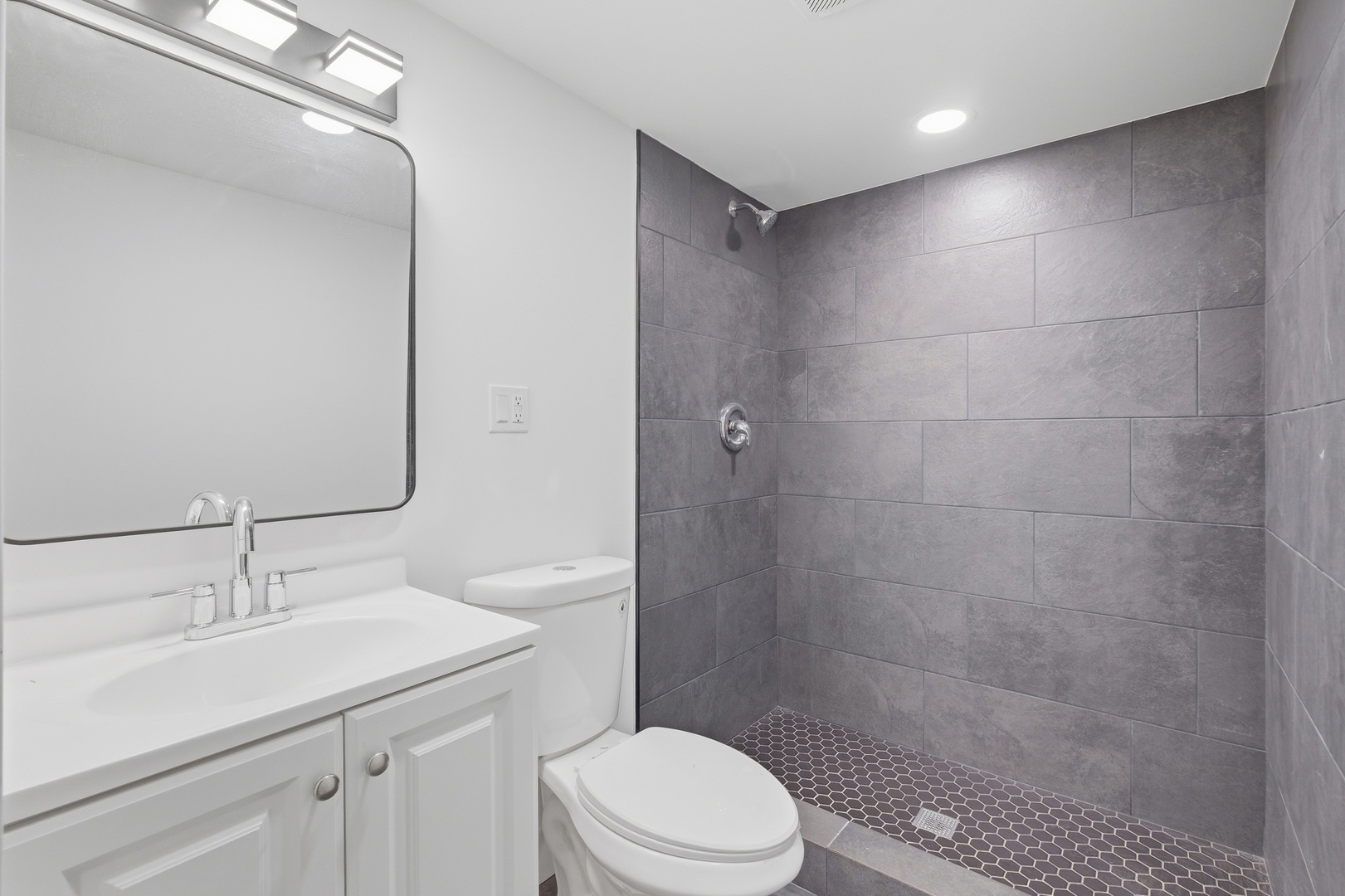 18037 Ridgewood Avenue, Lansing, IL 60438