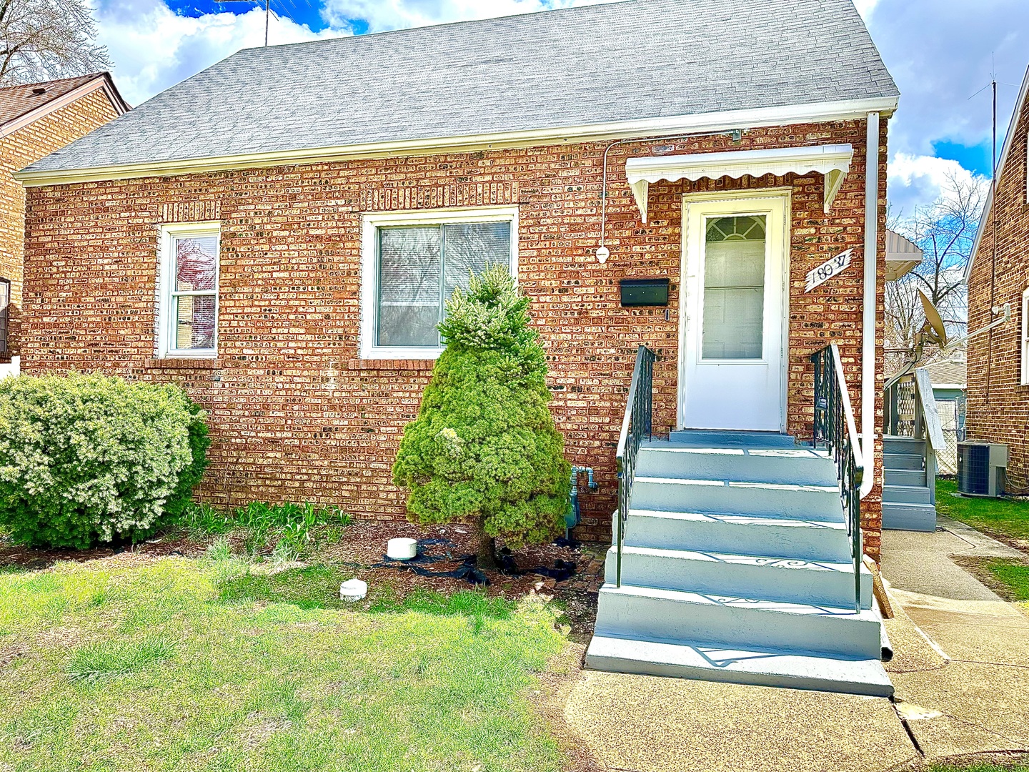 18037 Ridgewood Avenue, Lansing, IL 60438