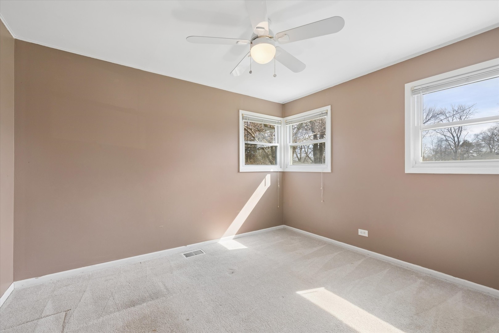 2904 Stork Court, Rolling Meadows, IL 60008