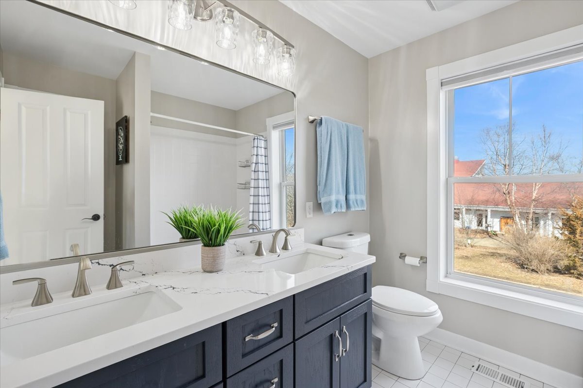 1571 Amos Bennett Street, Grayslake, IL 60030